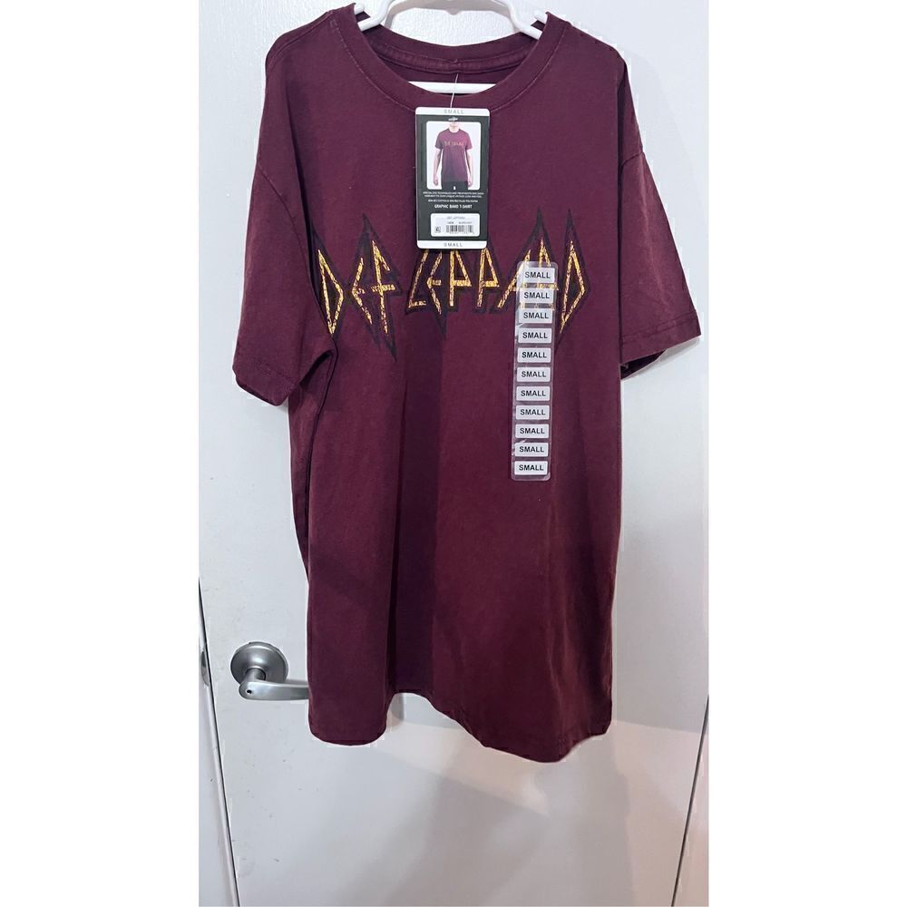 DEF LEPPARD MENS BURGUNDY GRAPHIC T SHIRT MENS SIZE S NEW